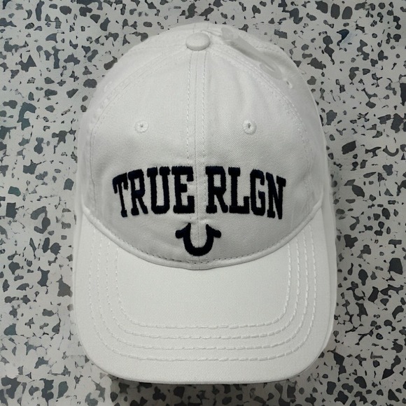 True Religion Hat Arched Horseshoe Logo Adjustable Cotton Strapback Cap White - Picture 1 of 11